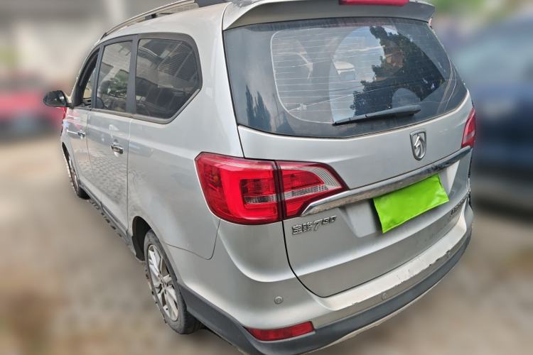 Used Baojun 730 2014 1.5L manual luxury trim 7 seats
