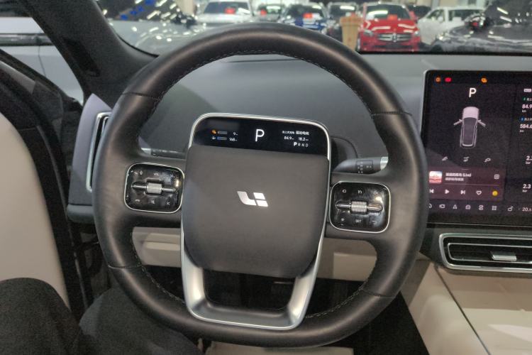Used Li Auto L8 2023 Pro Model
