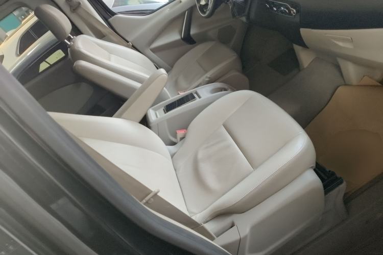 Used Ford Tourneo Custom 2016 2.0T Manual Elite Version
