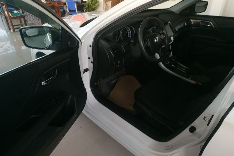 Used Honda Accord 2015 2.0L LX Comfort Edition
