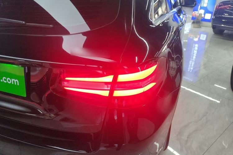 Used Mercedes-Benz GLC 2019 Facelift GLC 260 L 4MATIC Luxury Model
