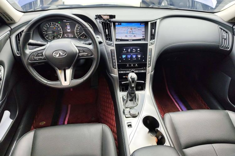 Used Infiniti Q50L 2018 2.0T Enjoyment Version China VI Standard
