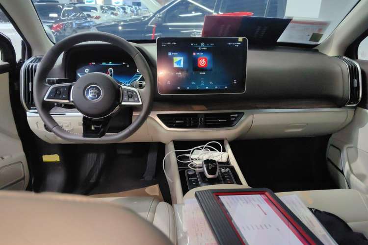 Used BYD Tang New Energy 2019 DM 2.0T All-Wheel Drive Smart Connectivity Enjoyment Model 7 Seats China VI Standard
