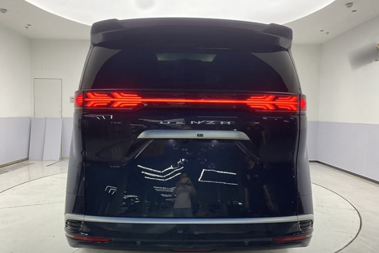 Used Denza D9 2022 DM-i 970 Four-Wheel Drive Prestige Model
