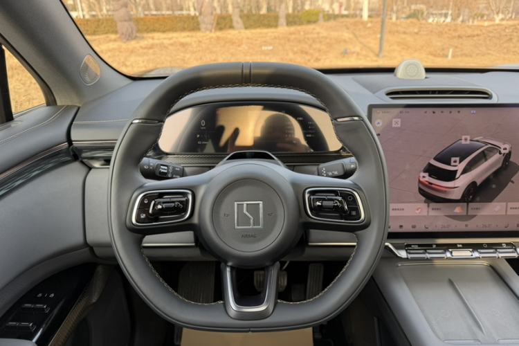 Used Zeekr 7X 2025 100 kWh Long-Range Rear-Wheel Drive with Intelligent Driving Features
