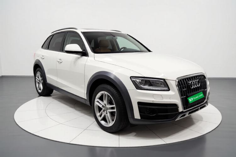 Used Audi Q5 2017 Plus 40 TFSI Technology Model