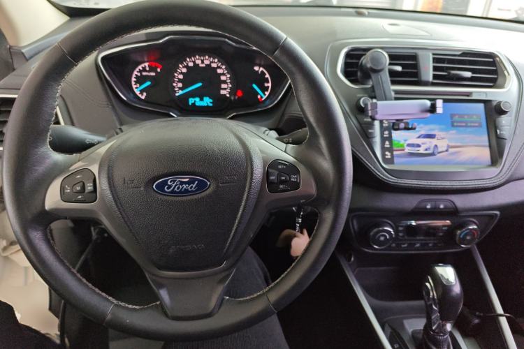 Used Ford Escort 2015 1.5L Automatic Fashion Model