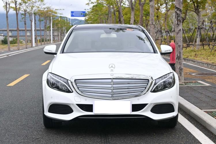 Used Mercedes-Benz C-Class 2015 Facelift C 200 L
