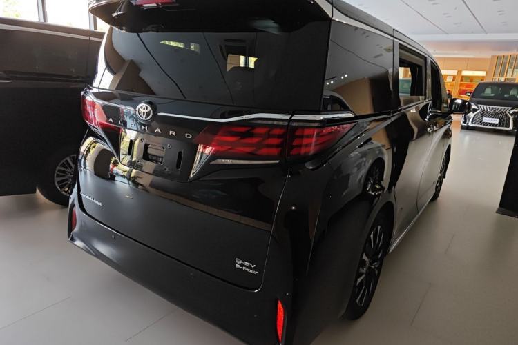Used Toyota Alphard 2024 Dual-Engine 2.5L Deluxe Edition