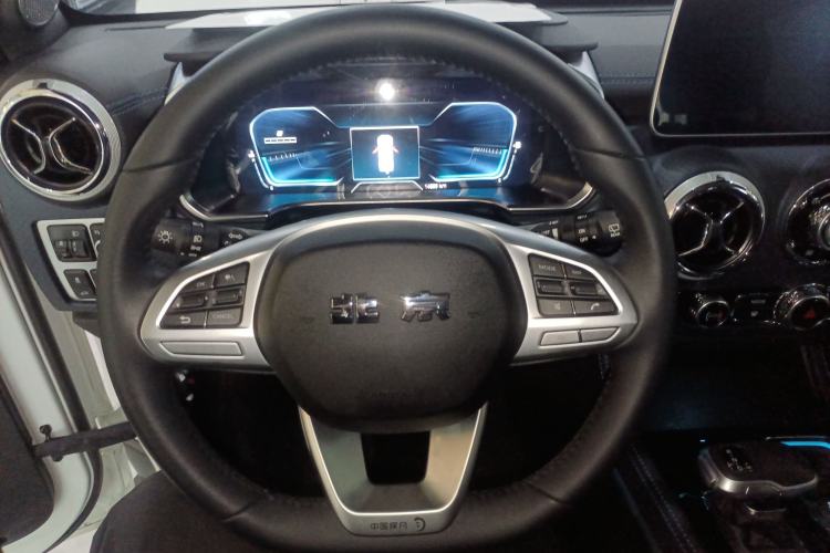 Used  BJ40 2023 2.0T Automatic Four-Wheel Drive Urban Hunter Edition Chivalrous Type
