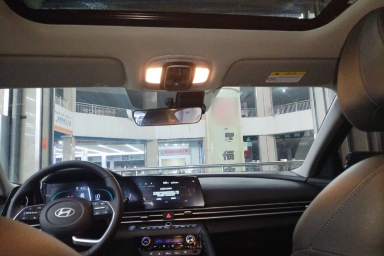 Used Hyundai Elantra 2023 1.5L CVT LUX Prestige Edition