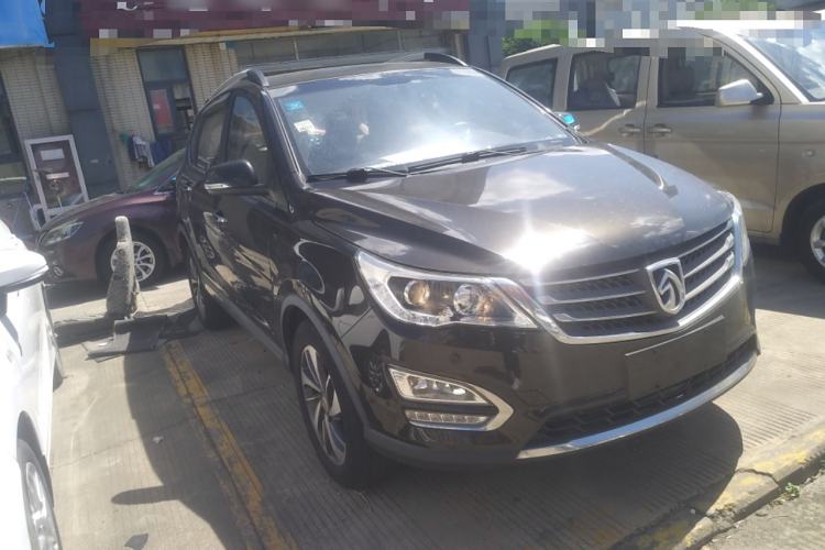 Used Baojun 560 2015 1.8L Manual Luxury Model
