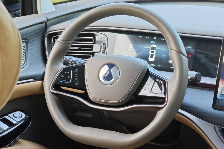 Used Denza D9 2022 DM-i 970 Four-Wheel Drive Flagship Model
