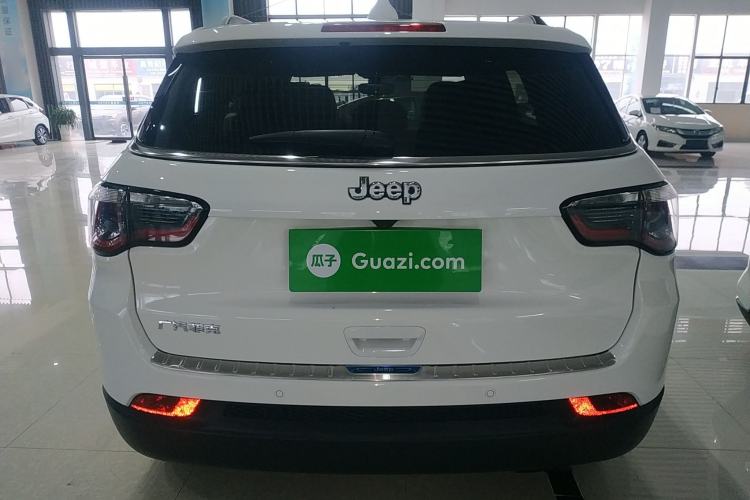 Used  Compass 2017 200T Automatic Family Edition
