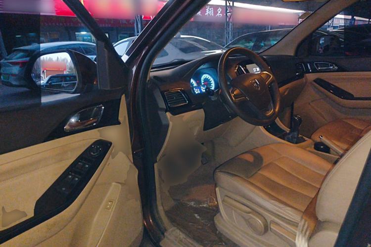 Used Baojun 730 2014 1.5L manual Comfort ESP version 7 seats
