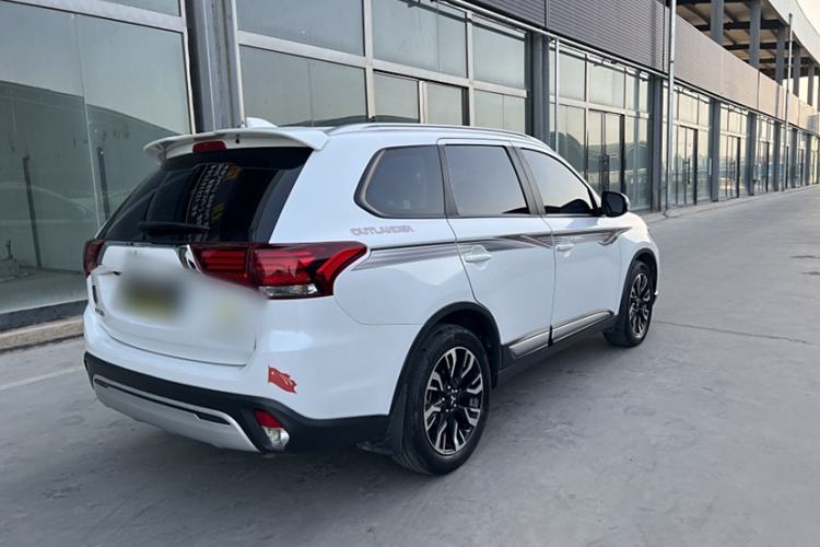 Used Mitsubishi Outlander 2020 2.0L Two-Wheel Drive Enjoyment Version 5 Seats
