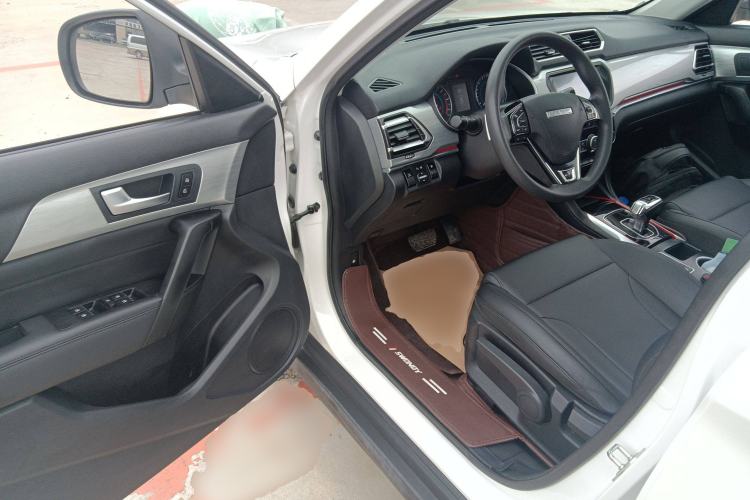 Used Haval H2 2018 Chuanxiang Edition Blue Badge 1.5T Dual-Clutch Two-Wheel Drive Fashionable Model
