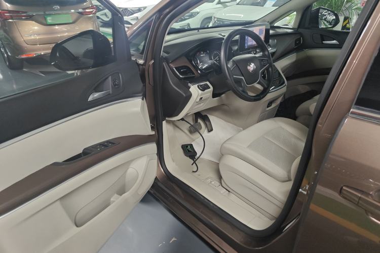 Used Buick GL8 2020 Land Cruiser Executive Class 652T Comfort Model
