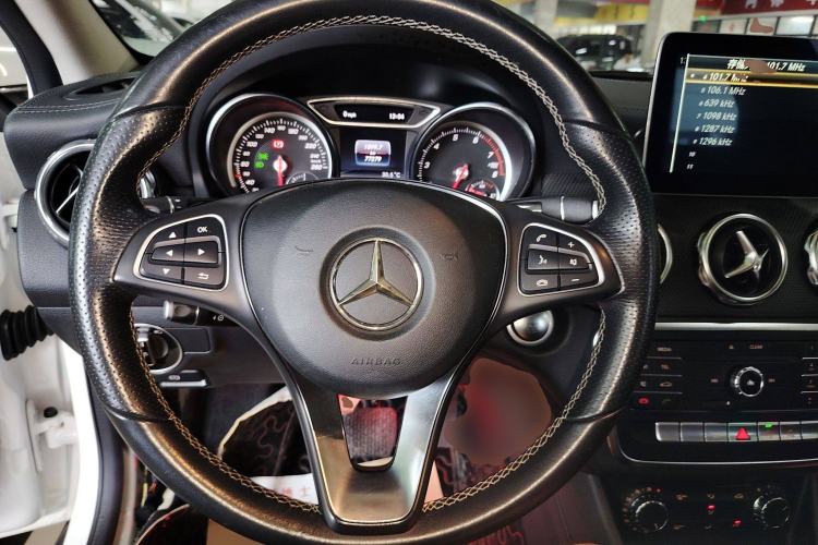 Used Mercedes-Benz GLA 2017 GLA 200 Fashion Model
