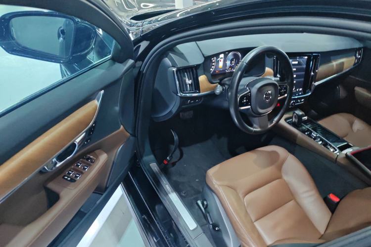 Used Volvo S90 New Energy 2020 Restyled T8 E-Drive Hybrid Zhiyi Luxury Edition
