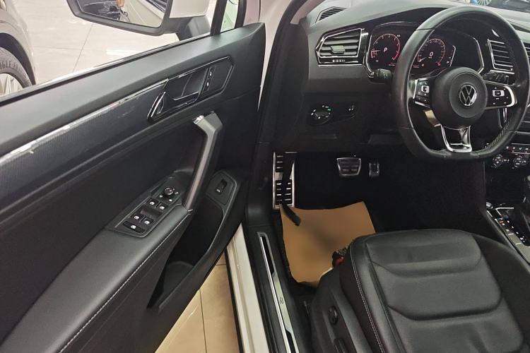 Used Volkswagen Tiguan L 2021 330TSI Automatic Two-Wheel Drive R-Line Enhanced Edition
