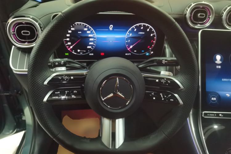 Used Mercedes-Benz GLC 2025 GLC 300 L 4MATIC Luxury Model 5 Seats