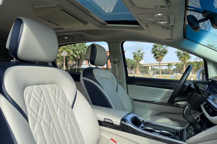 Used Buick GL8 2022 ES Landtrek 653T Comfort Edition