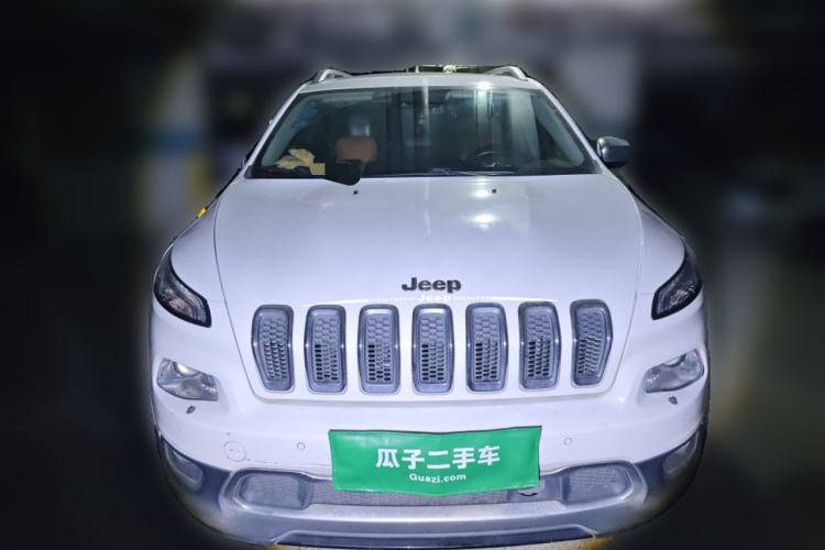 Used  Cherokee 2014 2.4L Luxury Edition
