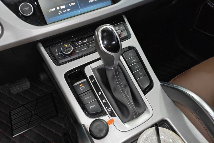 Used Geely Auto Emgrand X7 Sport 2016 1.8TD Automatic ZhiZun Version
