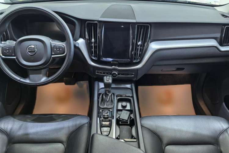 Used Volvo XC60 2019 T5 4x4 Smart Edition China VI Standard
