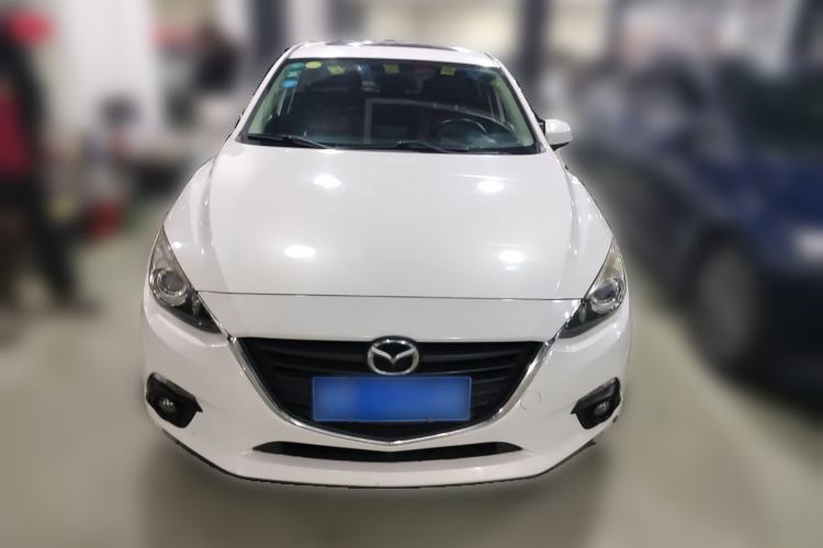 Used Mazda Mazda 3 Axela 2016 Sedan 1.5L Automatic Luxury Model
