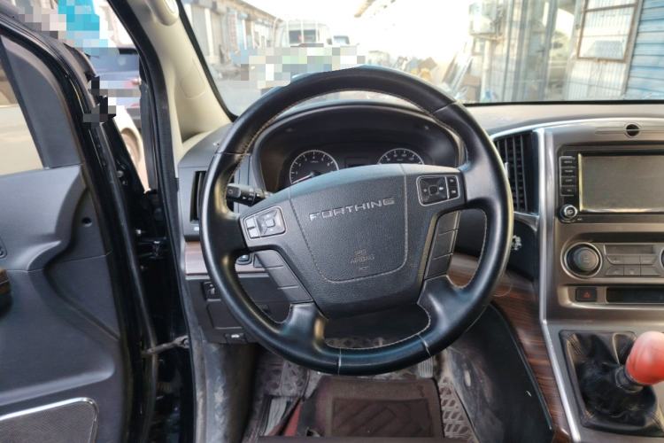 Used FORTHING Lingzhi PLUS 2022 Travel Edition 2.0L Manual Luxury Version 7 Seats