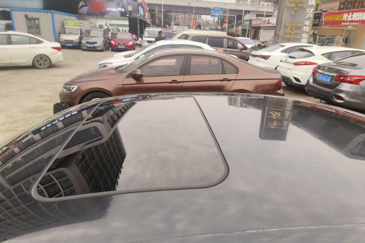 Used Volkswagen Sagitar 2015 1.6L Manual Comfort Model
