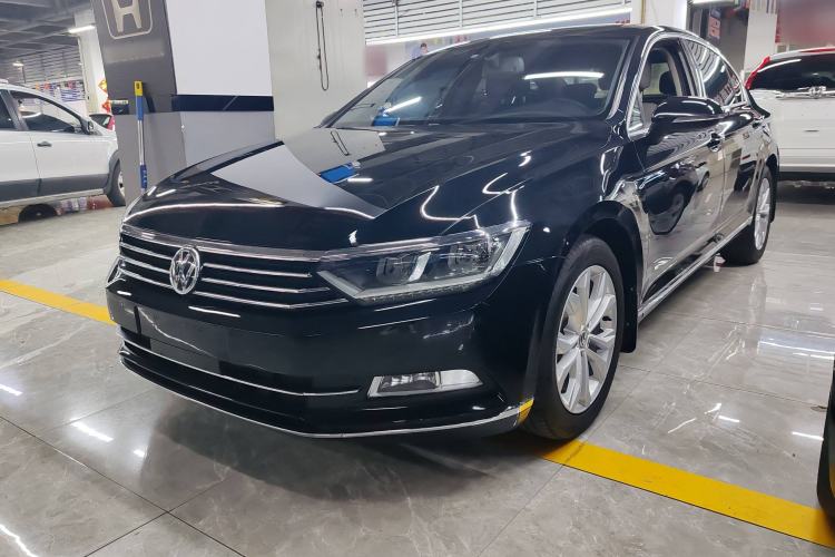 Used Volkswagen Magotan 2017 330TSI DSG Luxury Model
