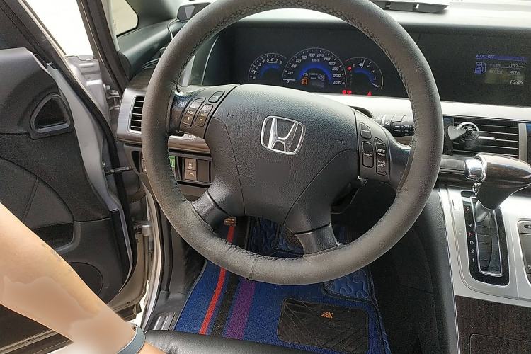 Used Honda Elysion 2012 2.4L VTi Luxury Edition
