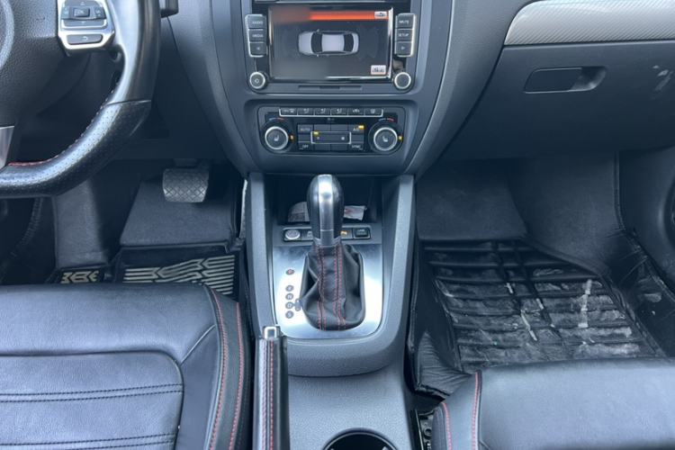 Used Volkswagen Sagitar 2013 2.0 TSI GLI
