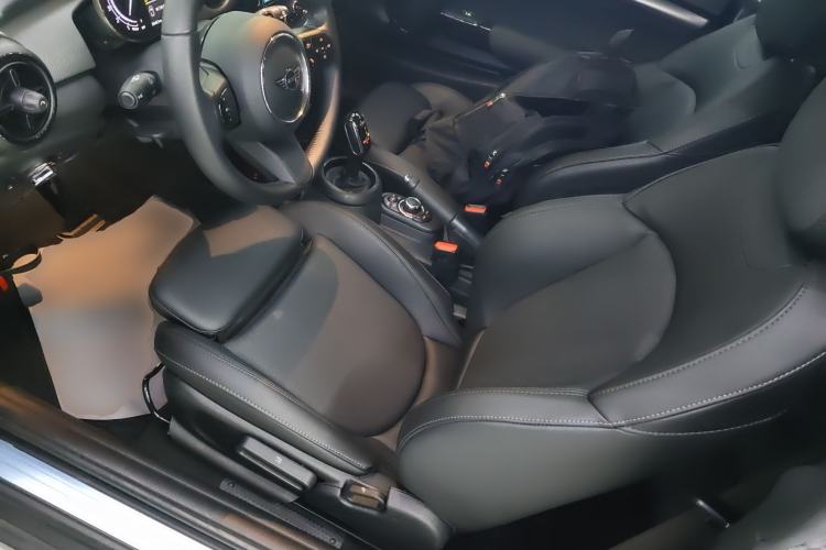 Used  MINI 2022 1.5T COOPER Classic Edition
