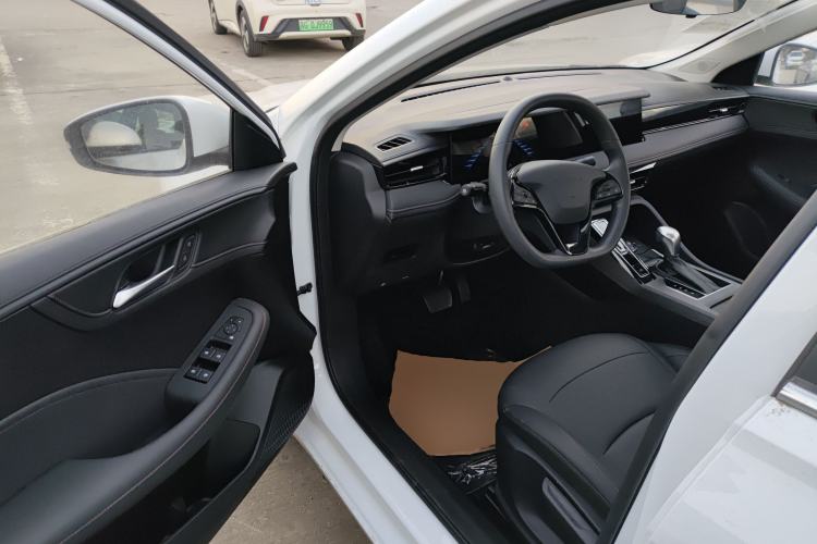 Used Roewe i5 2023 1.5L CVT Luxury Edition
