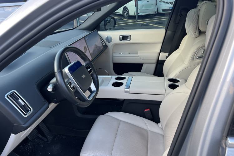 Used Li Auto L8 2023 Pro Model
