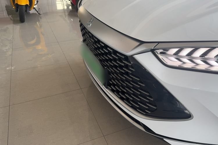 Used BYD Qin PLUS 2024 HONOR Edition DM-i 55KM Leading Model
