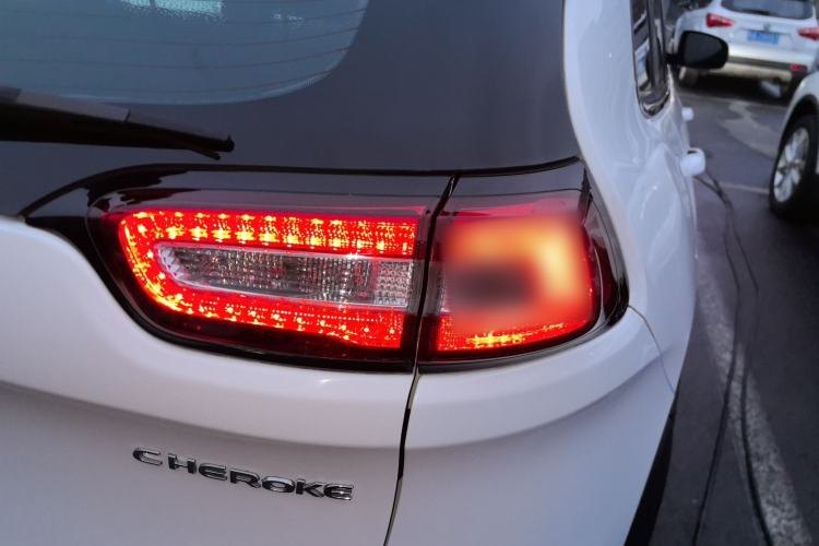 Used  Cherokee 2016 2.0L Superior Edition
