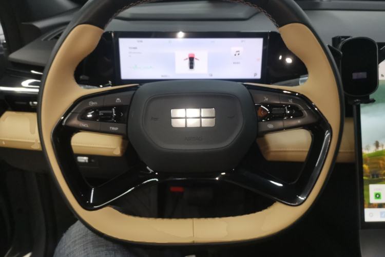 Used  L6 2024 125km PLUS Dragon Edition
