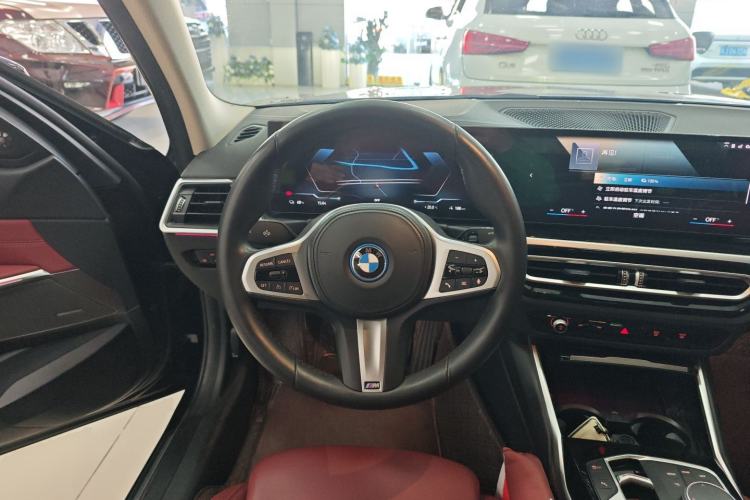 Used BMW i3 2022 eDrive 35 L
