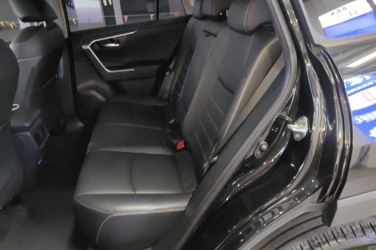 Used Toyota RAV4 2021 2.0L CVT Two-Wheel Drive Fashion PLUS Edition
