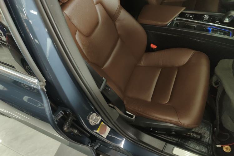 Used Volvo S60 2022 B4 Zhiyi Luxury Edition