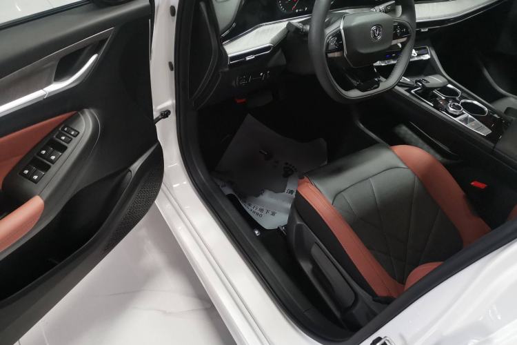 Used Changan Eado 2024 PLUS Blue Whale NE 1.4T GDI DCT High-Energy Edition
