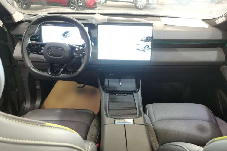 Used Lynk & Co 08 EM-P 2023 220km All-Wheel-Drive Performance Halo
