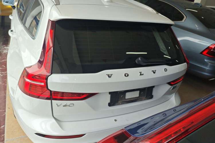 Used Volvo V60 2021 B4 Zhiyi Luxury Edition
