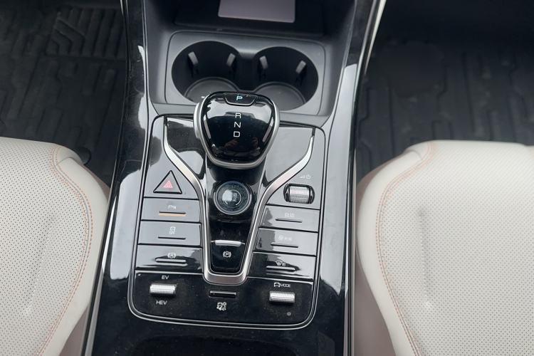 Used BYD Qin PLUS 2024 HONOR Edition DM-i 55KM Leading Model
