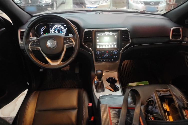 Used  Grand Cherokee 2017 3.0L Comfort Navigation Edition
